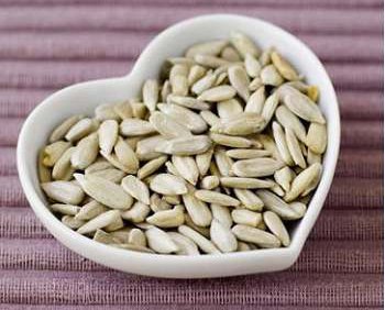 2 Pound (908 grams) Raw sunflower peeled seeds nut Grade A from Yunnan