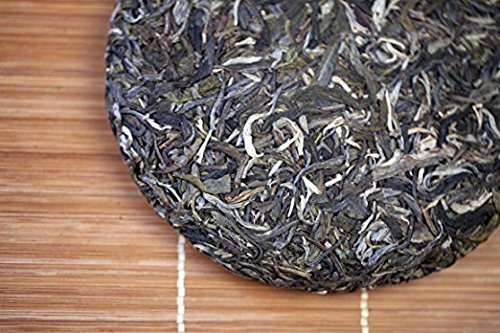 600 grams top grade unfermented Pu erh black tea cake
